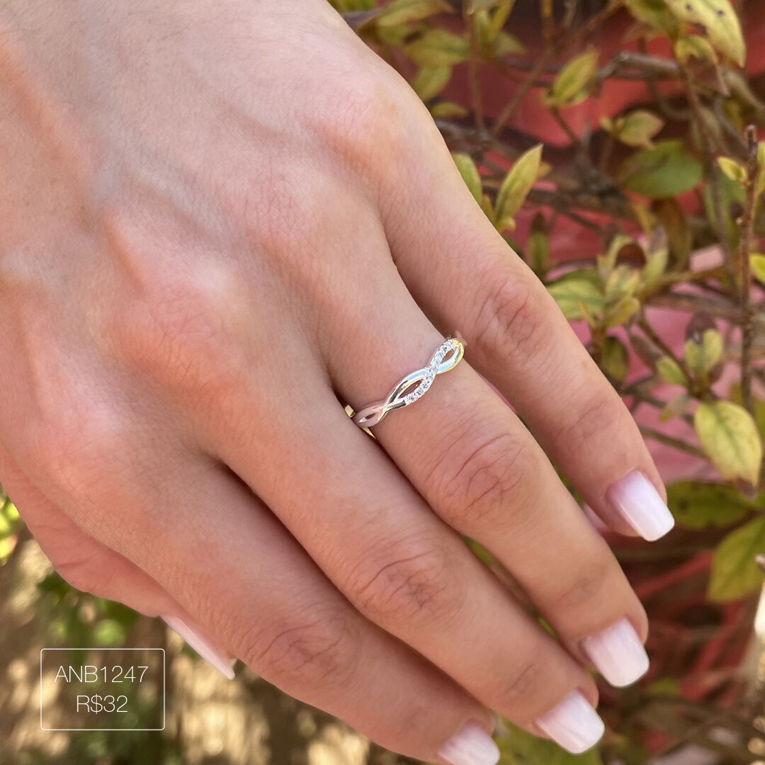 Anel Trançado Liso/Cravejado Cristal Prateado